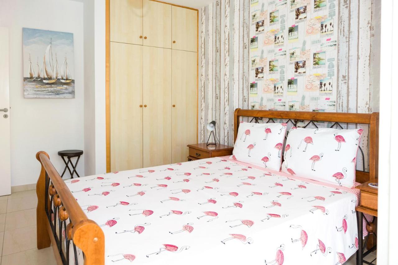 Sofia Apartment 700M Away From The Beach パラリムニ エクステリア 写真