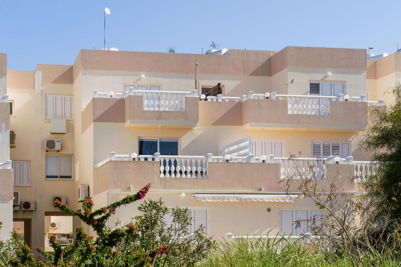 Sofia Apartment 700M Away From The Beach パラリムニ エクステリア 写真